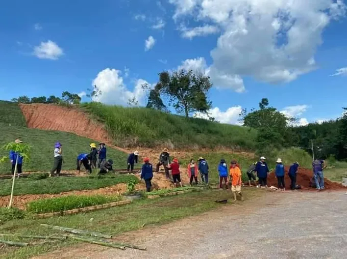 ผู้นำการเปลี่ยนแปลงตำบลบางสวรรค์สุดเจ๋ง รวมพลังสร้างคลังอาหารและจุดเช็คอินของดีบ้านบางเตา