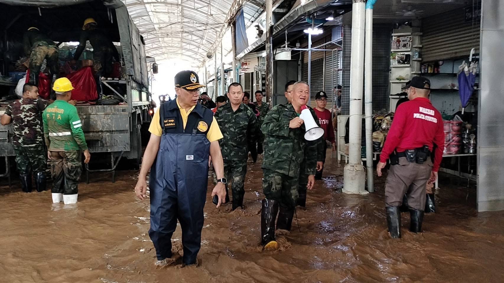 ผู้ว่าฯเชียงราย สั่งการเร่งช่วยเหลือประชาชน แนวกั้นถาวรป้องกันน้ำท่วมแม่สาย เสร็จแล้ว 27%