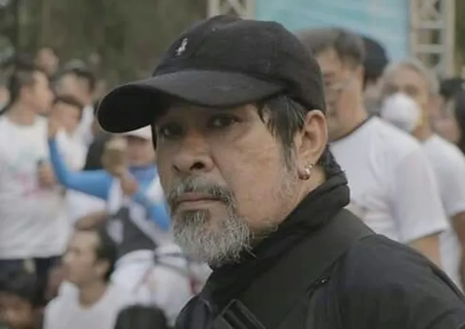 'หัวหน้าการ์ดแดง' โพสต์สะกิดม็อบ3นิ้ว 'จงสู้อย่างมีสติ'