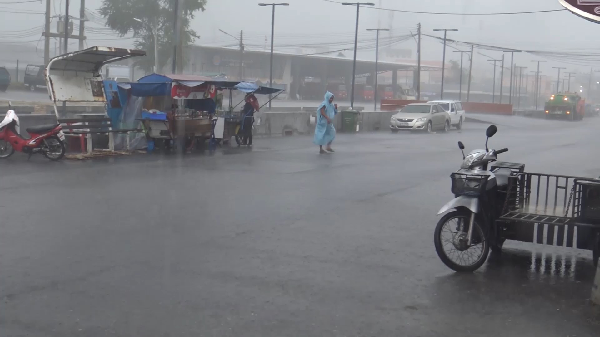 อุตุใต้ เตือนประชาชนชาวเรือฝนตกหนักคลื่นลมแรง 9-13 พย.