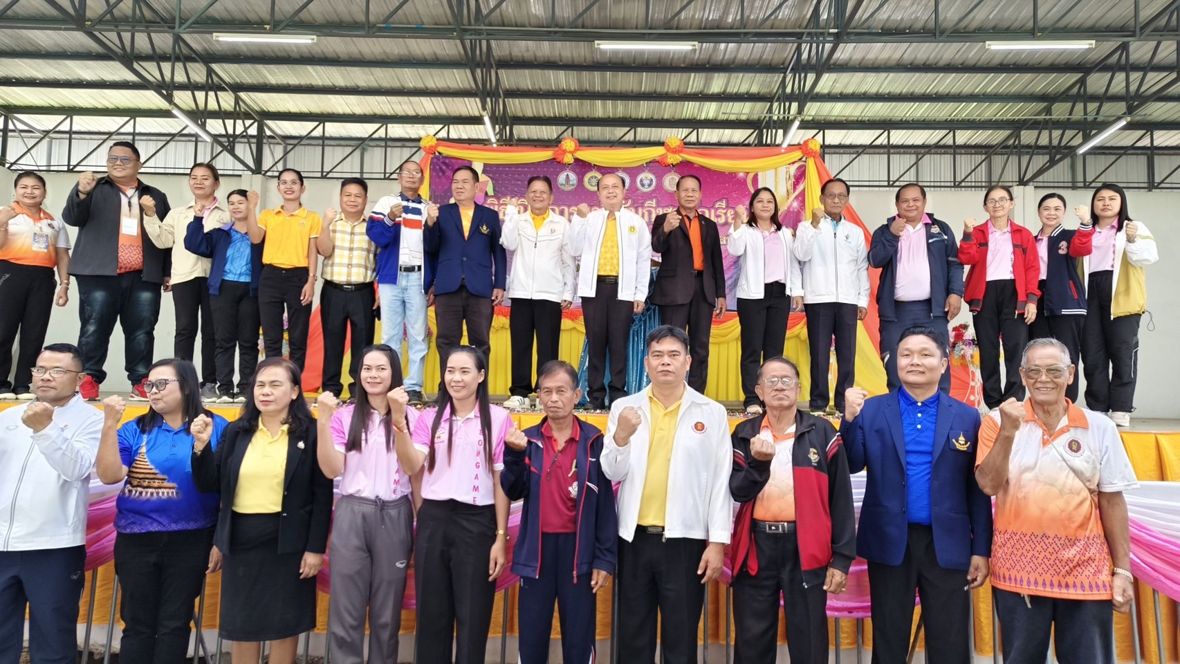 ศึกษาธิการจังหวัดศรีสะเกษ เปิดแข่งขันกีฬานักเรียนกลุ่มโรงเรียนการกุศลของวัดในพระพุทธศาสนาระดับภาคอีสาน