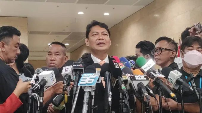 “ประเสริฐพงษ์” แจง ดราม่าสภาฯล็อกที่จอดรถสส. ชี้ แค่หารือ “พิเชษฐ์” เรื่องรถกีดขวางทางจราจร ยัน ไม่เคยใช้เอกสิทธิ์