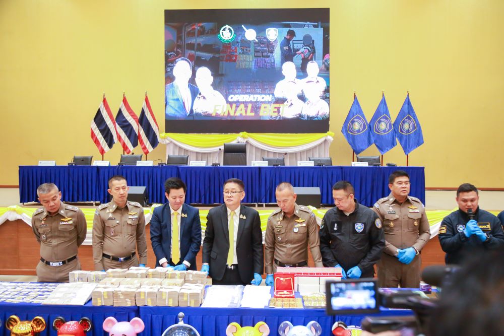 ดีอี–บช.สอท. เปิดปฏิบัติการ “FINAL BET” บุกทลาย 5 เครือข่ายเว็บพนัน ยึดทรัพย์กว่า 360 ล้าน