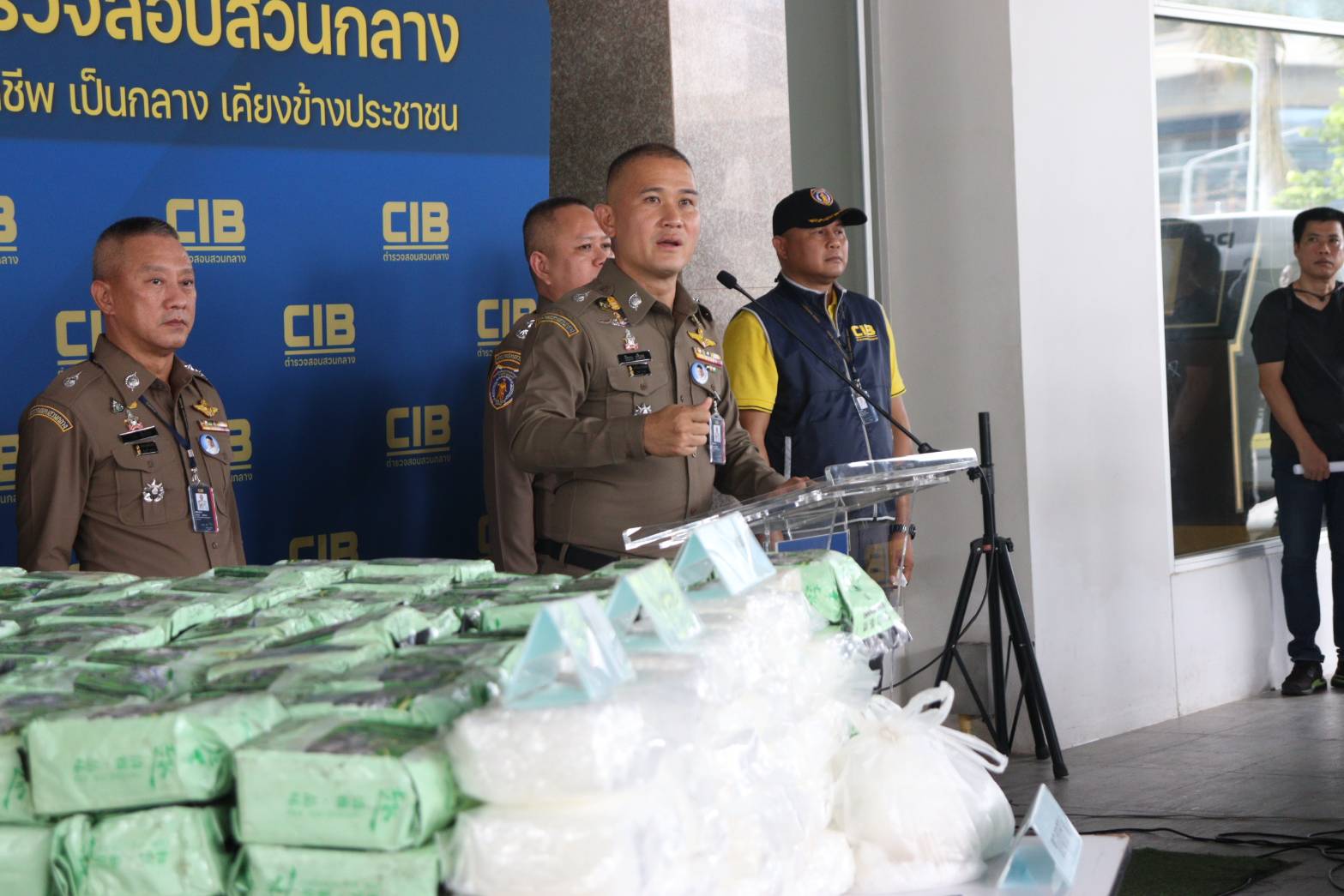 จับกุมเครือข่ายค้ายา"บาก้า"ลักลอบขนไอซ์ 650 กก.พร้อมของกลางเพียบ