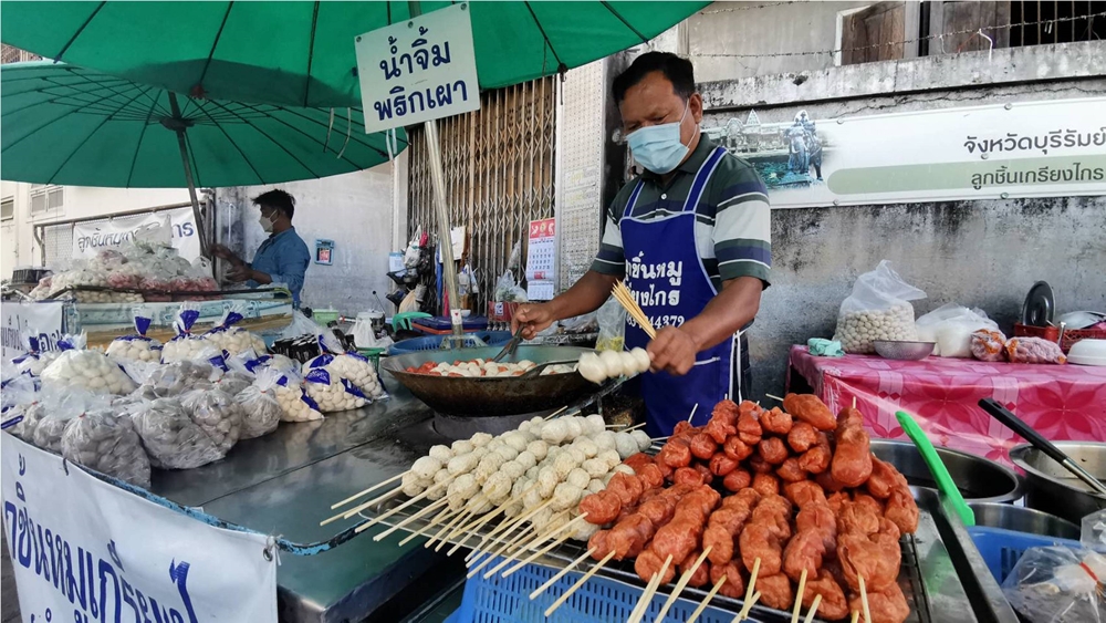 หมูแพงกระทบ “ลูกชิ้นยืนกิน” หนึ่งเดียวในโลก ครวญแบกรับค่าใช้จ่ายเพิ่ม แต่ราคาขายเท่าเดิม