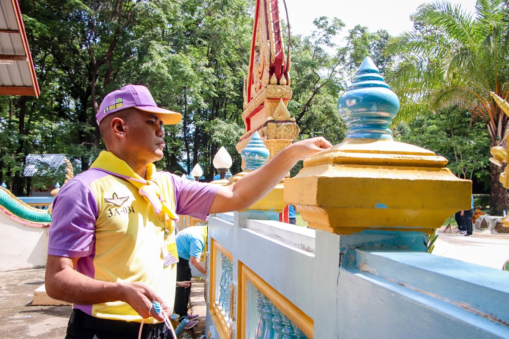 หน่วยพัฒนาการเคลื่อนที่ 56 จัดกำลังพลทหารจิตอาสาฯ 904 ร่วมบำเพ็ญสาธารณประโยชน์ศาสนาสถาน เฉลิมพระเกียรติ "พระพันปีหลวง"