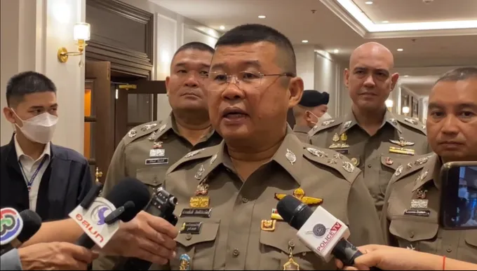 “ผบ.ตร.” ตอบ “อนุทิน” สั่งปรับยุทธวิธีดูแลม็อบเด็กบุกป่วน ชี้เพื่อไทย เป็นที่เอกชนจึงให้ รปภ.ดำเนินการก่อน 