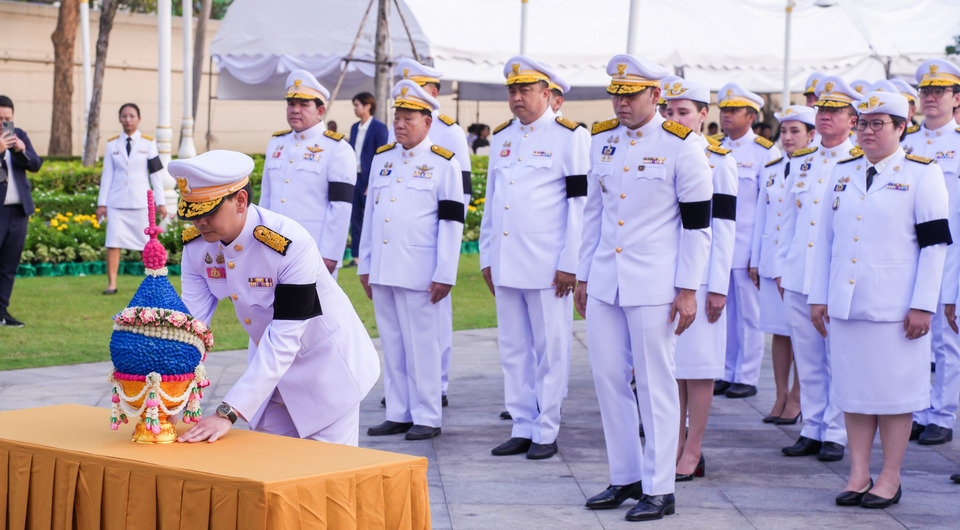"ภูมิใจไทย" วางพานพุ่ม ถวายราชสักการะ เนื่องใน "วันจักรี" 6 เม.ย. 69
