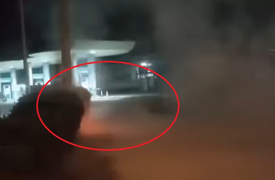 ระทึก!! หม้อแปลงระเบิดหน้าปั๊มแก๊สแอลพีจีปากเกร็ด 