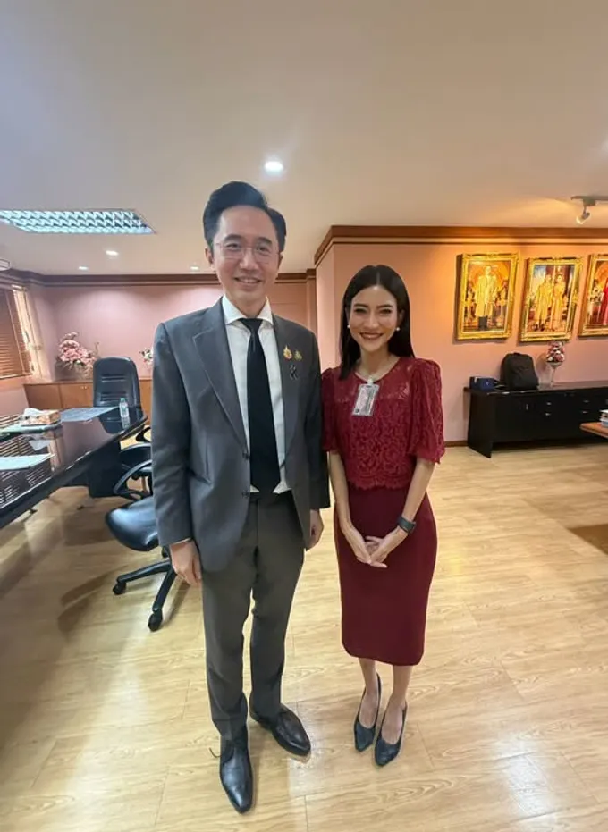 "แก้วตา" โพสต์ภาพคู่ "ยศชนัน" ร่วมแลกเปลี่ยนความรุนแรงในสถานศึกษา สะพัดจ่อซบ "เพื่อไทย" 