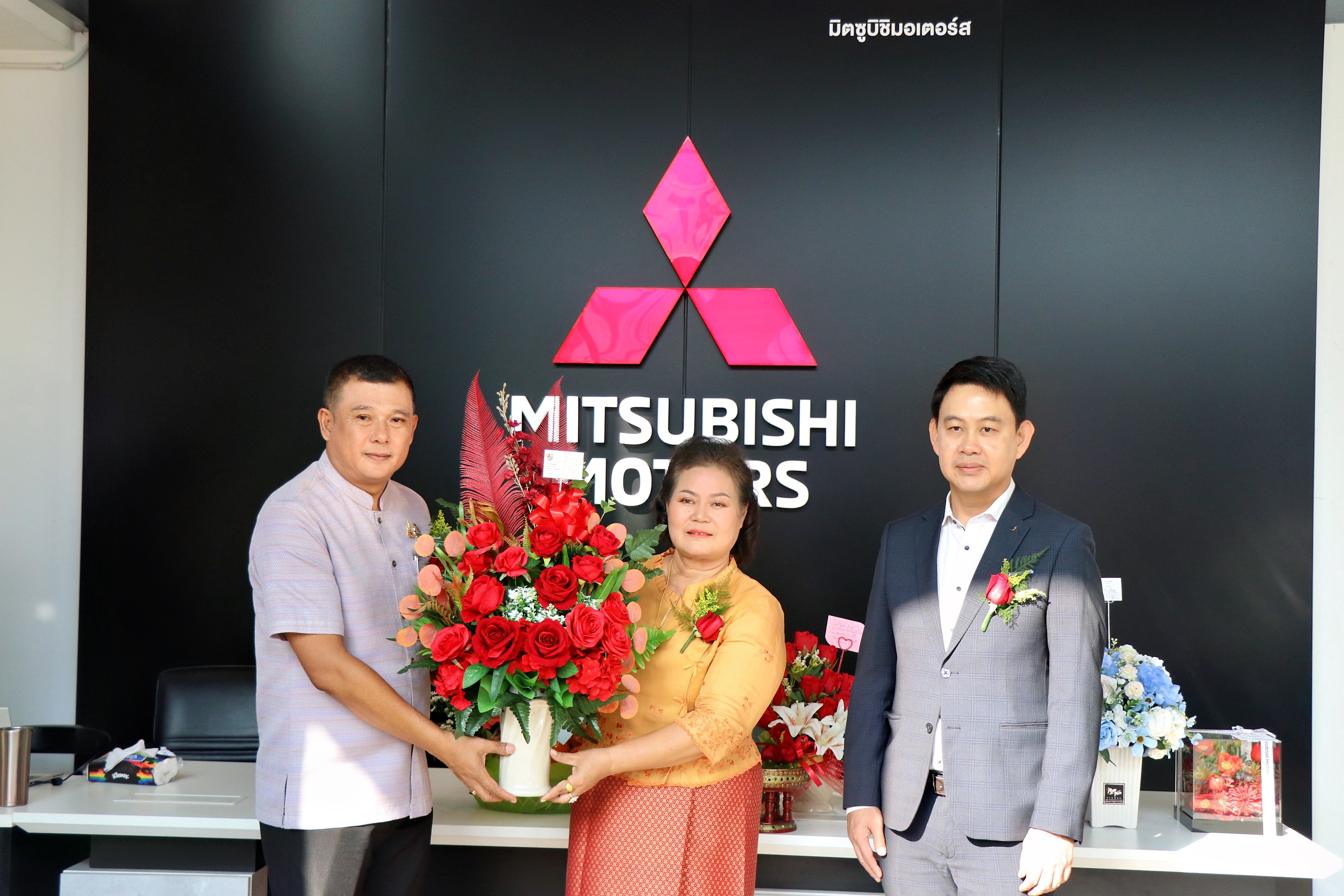 รองผู้ว่าฯแม่ฮ่องสอน ร่วมเป็นเกียรติและเป็นประธานฝ่ายฆราวาส ในพิธีเนื่องในงานทำบุญเปิดศูนย์บริการ มิตซูบิชิ แม่ฮ่องสอน