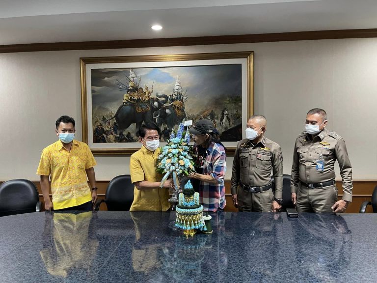 อดีตหัวหน้าศรภ. ยก "แอ๊ด คาราบาว" ลูกผู้ชายตัวจริงยอมรับผิด ไม่มีแถ อยากให้คนไทยเป็นแบบนี้