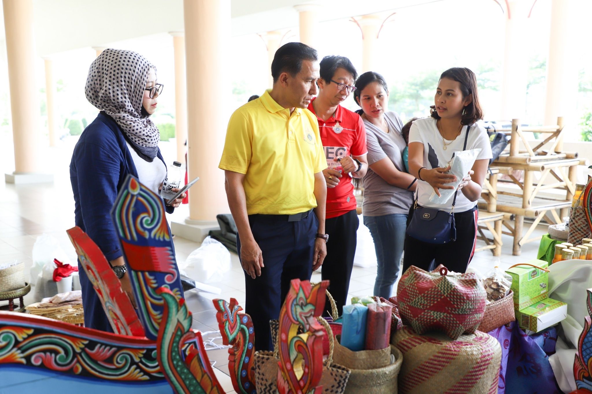 ผู้ว่าฯนราธิวาส ตรวจความเรียบร้อยอาคารเฉลิมพระเกียรติ  ม.นราธิวาสฯ  สถานที่จัดประชุม ครม.สัญจร 
