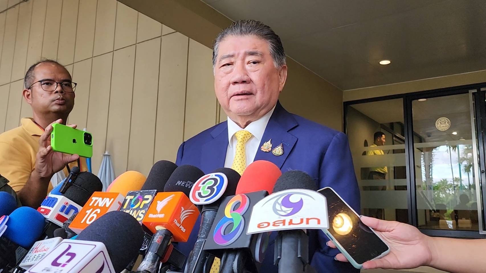“ภูมิธรรม” เผย เตรียมชง ขยายกรอบเงินเยียวยาน้ำท่วม เข้า ครม. พรุ่งนี้ ชี้ รอพิจารณาเงินช่วยเหลือรอบ 2 หากเกิดเหตุซ้ำ 
