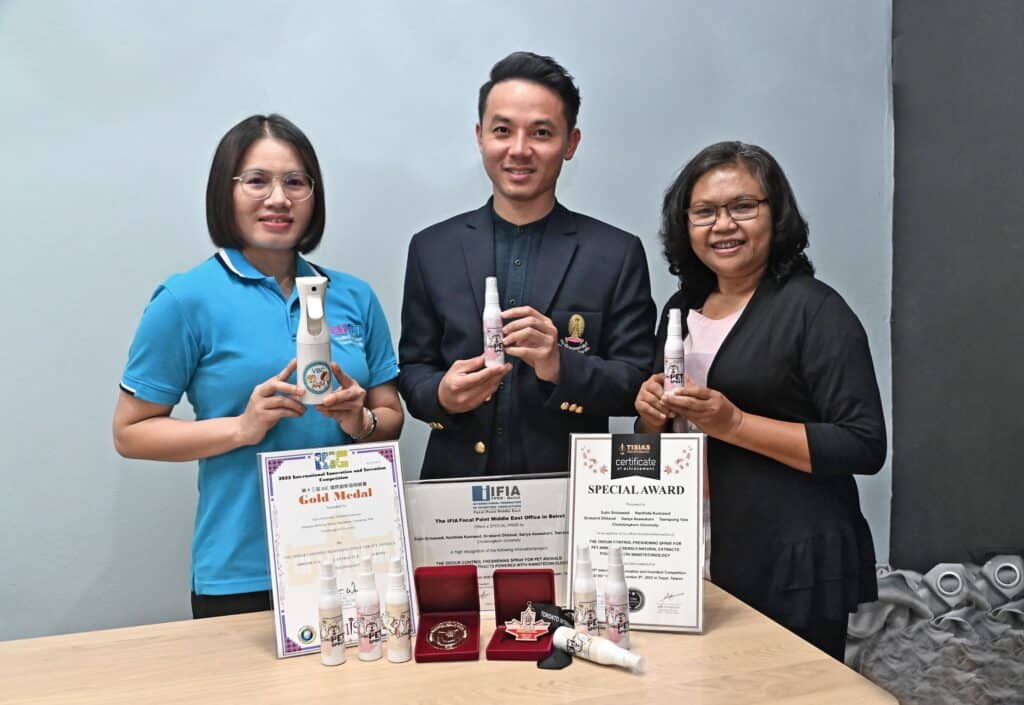 สัตวแพทย์ จุฬาฯ โชว์ 2 นวัตกรรม  สเปรย์สมุนไพร ลดอาการแพ้  แก้ปัญหากลิ่นสัตว์เลี้ยงแสนรัก