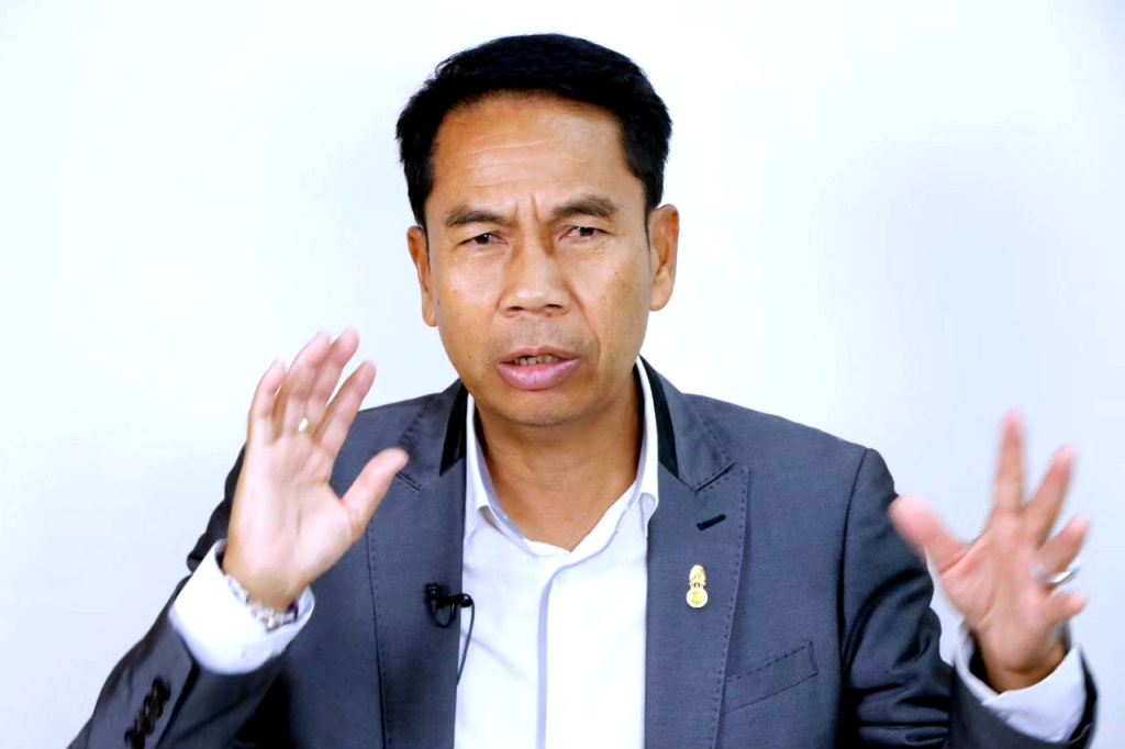 "สุทิน" แจงเปิดประเด็นอายุ "รบ.ประยุทธ์" ตาม ม.158 เหตุป้องกันวิกฤตการเมือง
