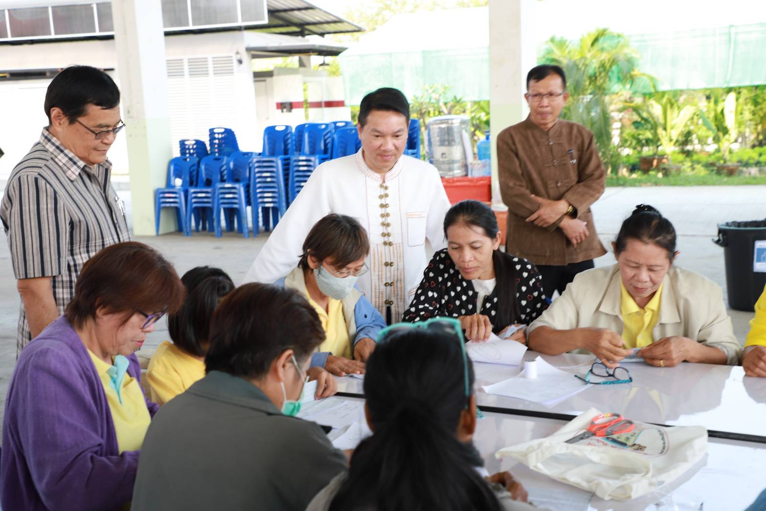 พ่อเมืองตาก เปิดโครงการอบรมเชิงปฏิบัติการให้ความรู้ COVID 19 และการจัดทำหน้ากากอนามัยเพื่อการป้องกันตนเอง