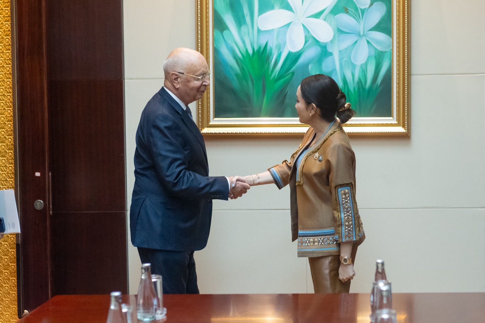 ปธ.สภาเศรษฐกิจโลกเชิญนายกฯเยือน Davos โชว์ศักยภาพไทย ถือเป็นโอกาสดีชวนตั้งศูนย์ในไทย