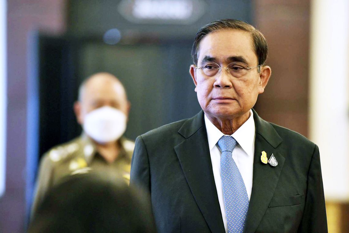 นายกฯสั่งเร่งดับไฟป่านครนายก เพลิงโหมกระหน่ำลามข้ามภูเขา