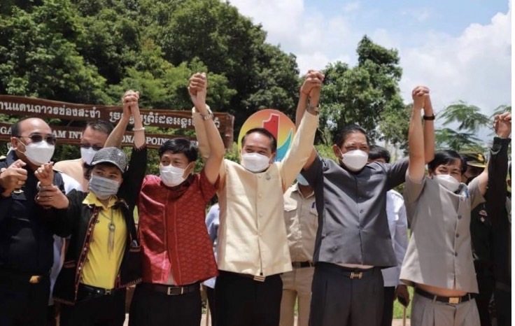 บันทึกประวัติศาสตร์ 2 ผู้ว่าฯไทย -กัมพูชาสวมกอดเปิดด่านช่องสะงำศรีสะเกษเมื่อวันที่ 9 พ.ค. 2565  
