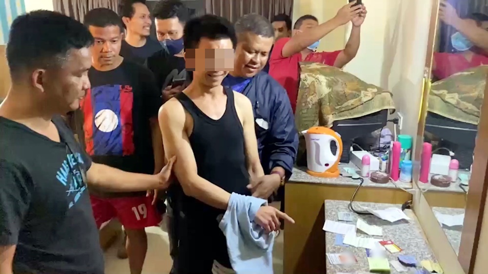 บุกจับ! "หัวหน้าข่าวหนังสือพิมพ์ท้องถิ่น" จ.สงขลา ร่วมกับชาวมาเลเซีย ค้ายาบ้าและเฮโรอีน