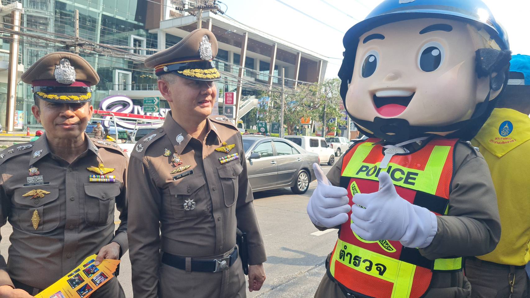 น.1 สั่งการนครบาล สร้างจิตสำนึกเยาวชนสวมหมวกนิรภัย เข้ม 10 ข้อหา ลดอันตรายในช่วงสงกรานต์