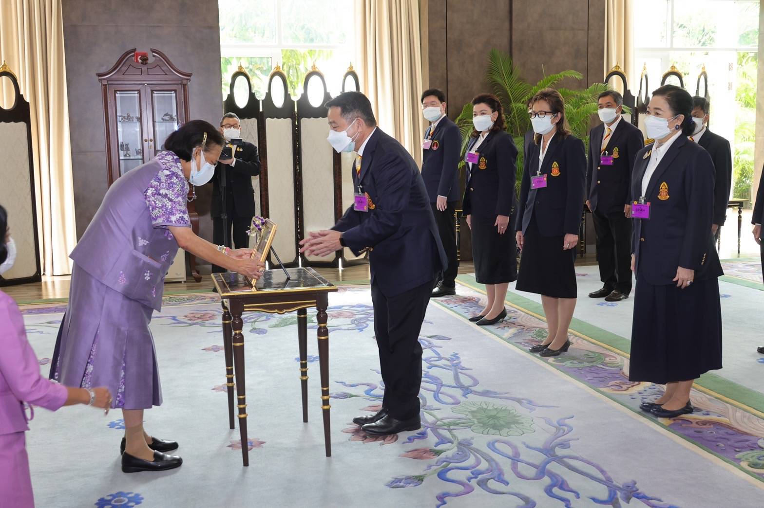 กรมสมเด็จพระเทพฯ พระราชทานพระราชวโรกาสให้นายกสมาคมธรรมศาสตร์ฯ เข้าเฝ้าฯ ทูลเกล้าฯ ถวายใบรับรองผลการแข่งขัน FootRun TU-CU