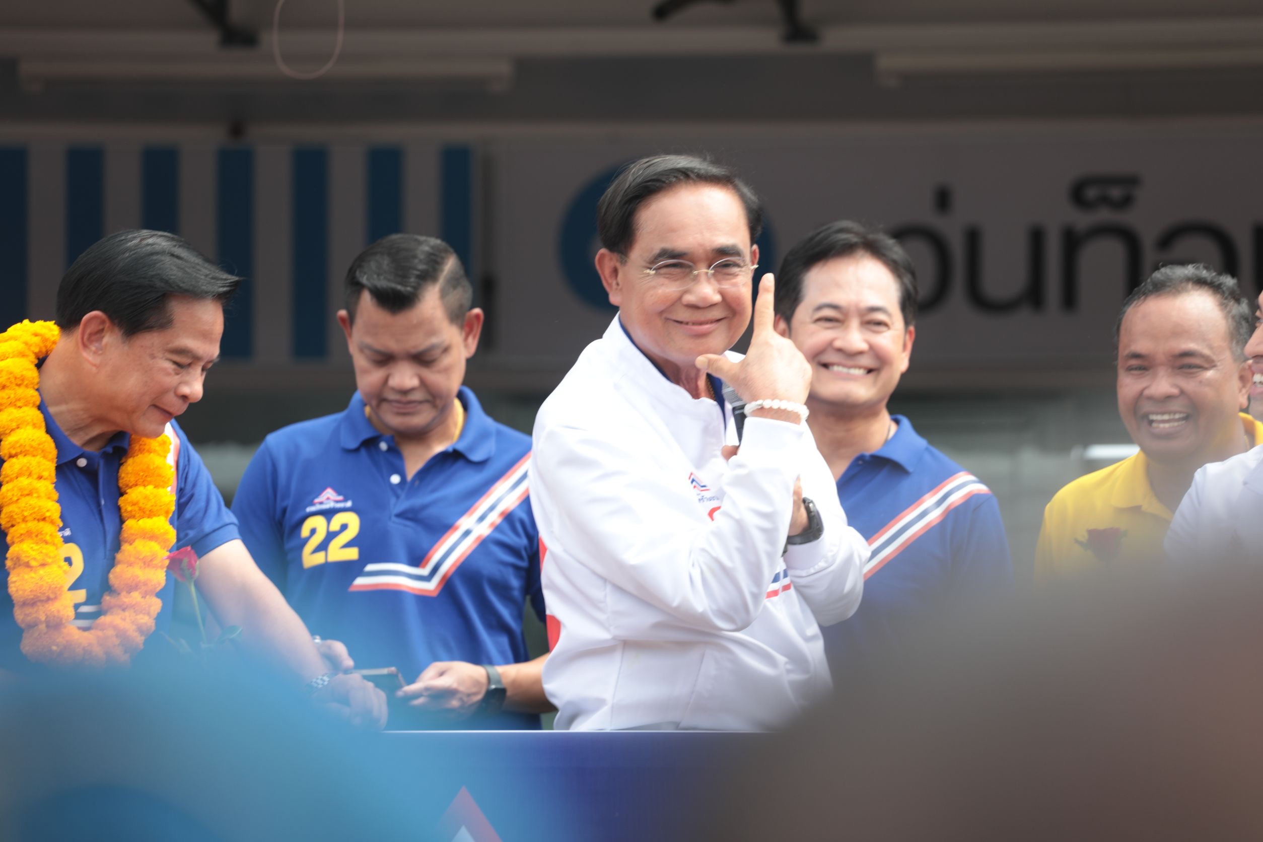 "รวมไทยสร้างชาติ"  ปราศรัยใหญ่ปิดท้าย ที่ศูนย์สิริกิติ์ฯศุกร์นี้ ไฮไลท์ “อย่าให้ลุงตู่สู้คนเดียว” ก่อนขึ้นรถแห่รอบกรุง 13 พ.ค. 