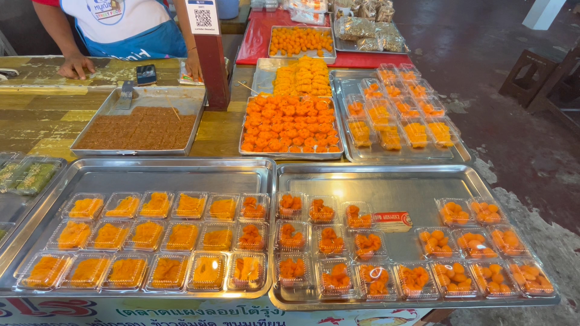 น้ำตาลแพงกระทบร้านขายขนมไทย แต่ยังแบกต้นทุนไหวตรึงราคาจำหน่ายต่อไปเนื่องจากการค้าขายเริ่มดีขึ้น