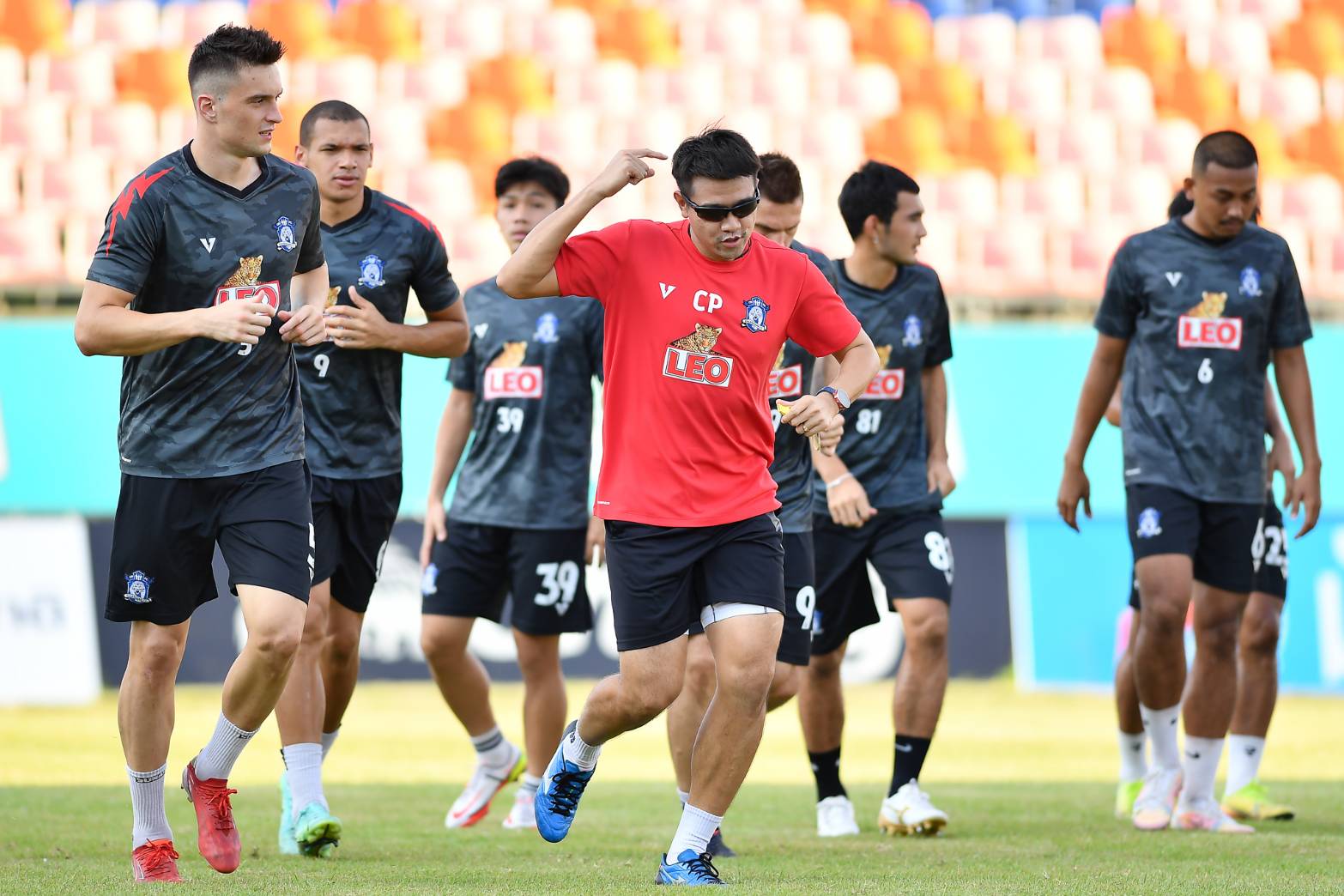 "พยัคฆ์" เตรียมขยับเกมรุกบุกถ้ำ "ค้างคาว"