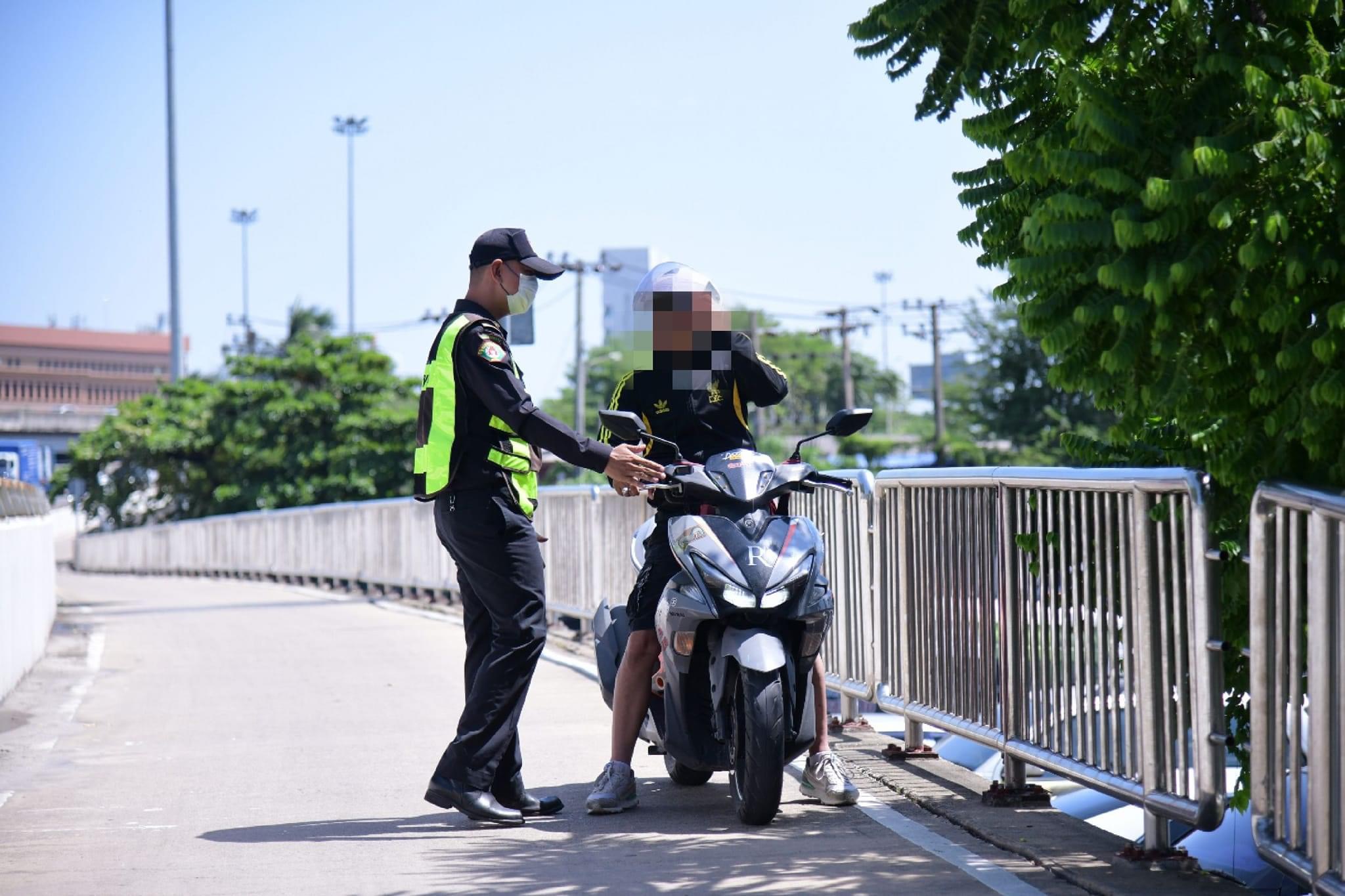 กทม.เผยสารพันปัญหาทางเท้า เดินหน้าแก้ไขพัฒนา ย้ำจุดยืน อะไรทำได้ทำก่อน ไม่รอ