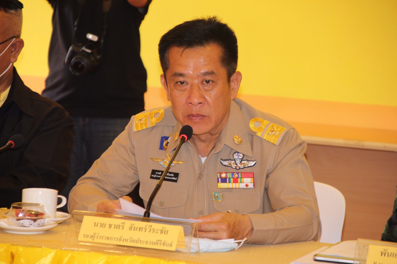 รองผู้ว่าฯประจวบฯกำชับกำนัน ผู้ใหญ่บ้าน แจ้งเบาะแสซื้อเสียงเลือกตั้งนายก อบจ.