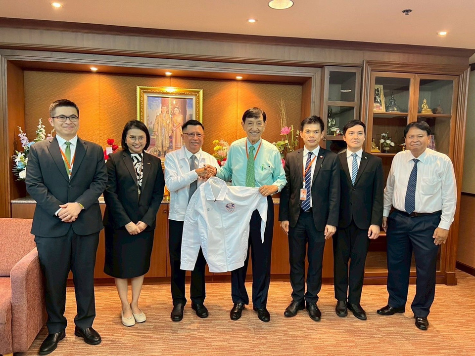 "ชัยชนะ" ปธ.ชมรมฟุตบอลอัยการ เชิญ "วุฒิพงศ์" ปธ.ก.อ.ร่วมงานแข่งฟุตบอลเชื่อมสัมพันธ์อัยการ 