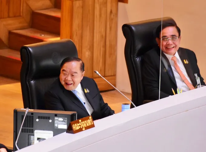 "บิ๊กตู่" บอกพยายามพูดให้สุภาพ ชี้ไม่ควรใช้ชื่อยุทธการเด็ดหัว สอยนั่งร้าน เย้ยฝ่ายค้านเป็นแค่นั่งร้านที่ไร้หัว เหตุหัวขาด