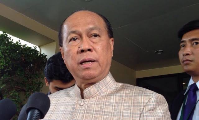  "อนุพงษ์" เผย "บิ๊กป้อม" สั่งคุมเข้มชายแดน พร้อมฟันจนท.ร่วมขบวนการ หลังพบ "สายพันธุ์แอฟริกาใต้" โผล่ไทย