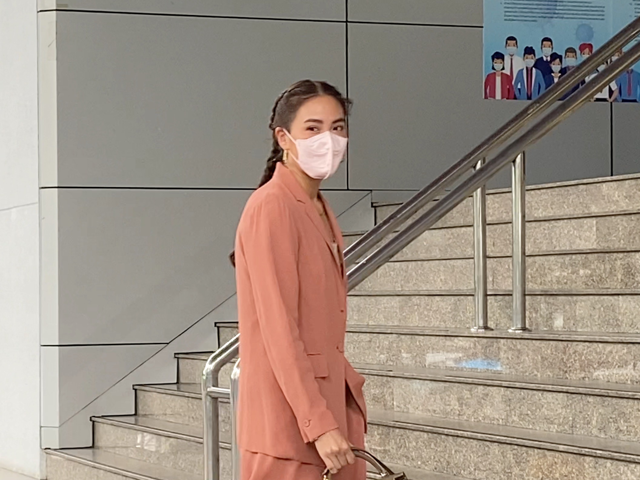 "เจนี่"ดาราสาวขึ้นศาลเบิกความฟ้องหมิ่นเกรียนคีย์บอร์ด โพสต์พาดพิงลูกสาว ลั่นไม่ยอมความ