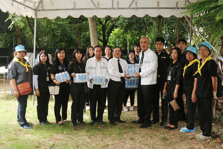 นำสินประกันภัยมอบน้ำดื่มสนับสนุนกิจกรรมเพื่อสังคมเขตบางซื่อ