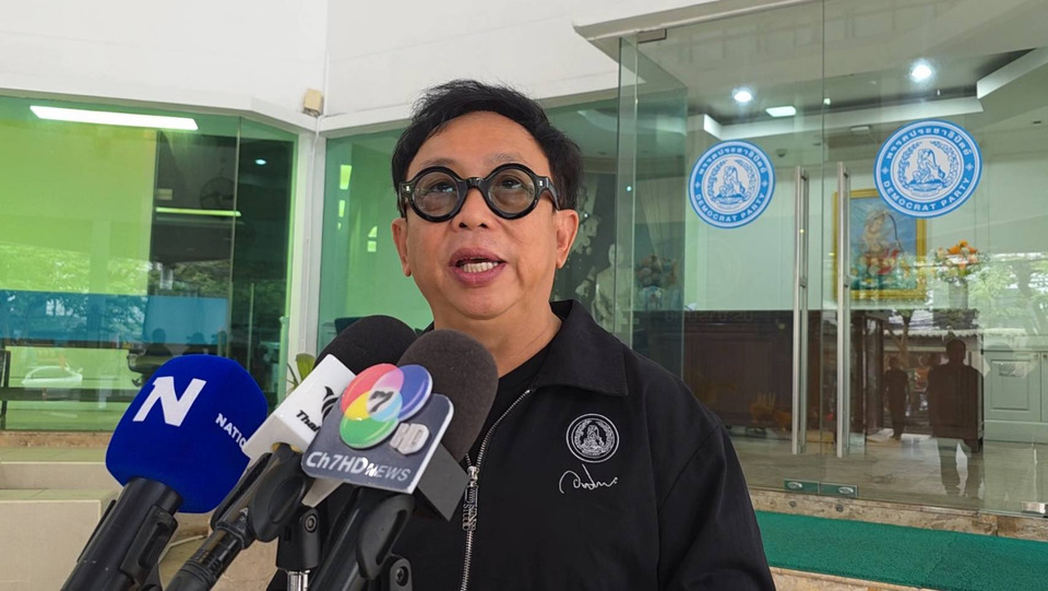 "สาทิตย์" เดือด! ซัดเพจดังปั่นข่าวค้นบ้านรอง หน.พรรคสีฟ้า ยัน "การเมือง 100%" หวังดิสเครดิต-ตัดแตะแนนคนใต้