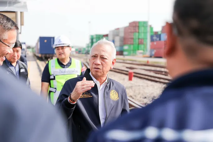 “พิพัฒน์” ลุย ICD ลาดกระบัง ปลดล็อกปัญหาค้างยาว สั่งเชื่อม “ถนน–ราง–สถานีขนส่ง–ท่าเรือ” ลดต้นทุน เพิ่มประสิทธิภาพโลจิสติกส์