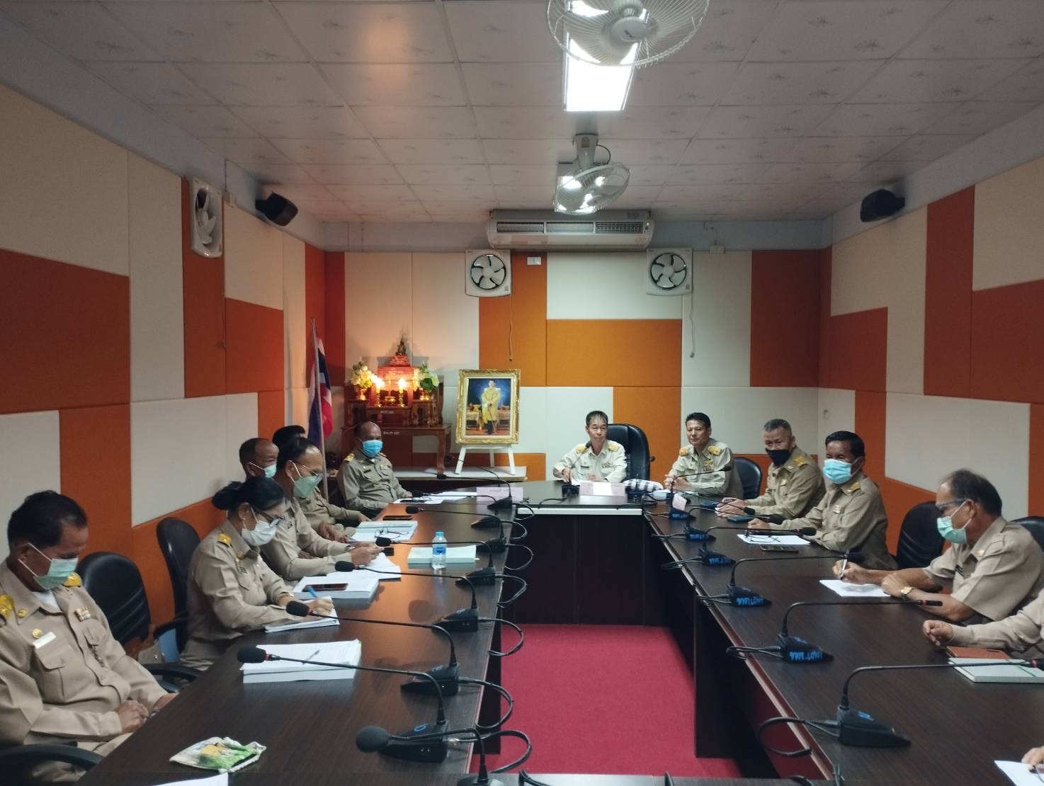 ทต.เดิด ประชุมสภาเพื่อแก้ปัญหาความเดือดร้อนปชช.