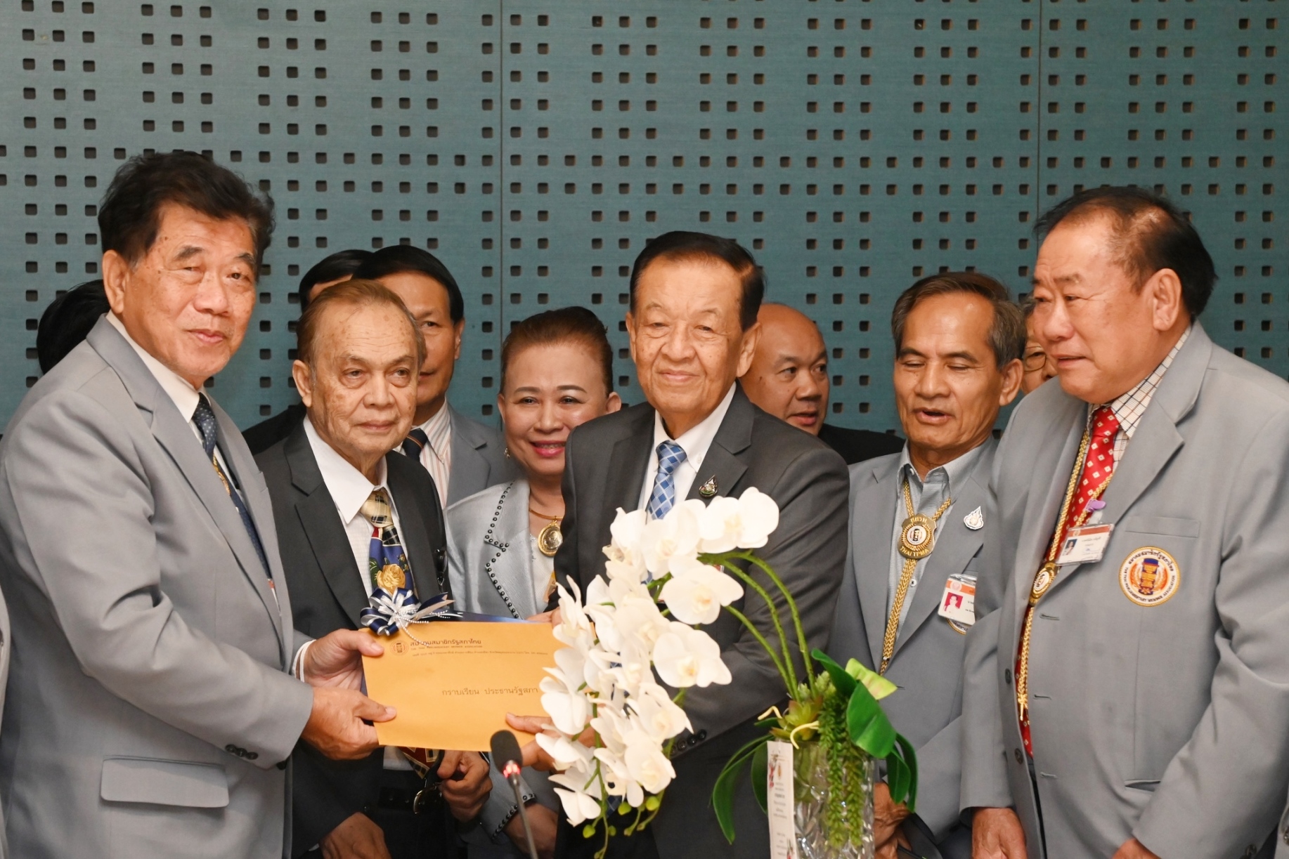 "สมาคมสมาชิกรัฐสภาไทย"เข้าพบประธานรัฐสภา ชง 4 เรื่องเปิดโอกาสให้อดีตสมาชิกรัฐสภาร่วมปฏิรูปกฎหมาย ทำคุณประโยชน์แก่สังคมส่วนรวม