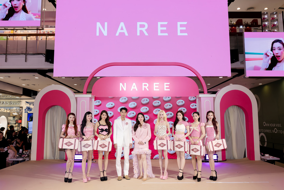 NAREE รุกตลาด Color Cosmetic เปิดตัว "Perfect Touch Blush" 18 เฉดสี ดึง 7 สาว 4EVE นั่งแท่น Face of Naree