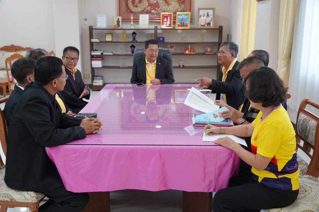 ผู้ตรวจการเลือกตั้งประจำจังหวัดร้อยเอ็ดแนะนำตัวต่อผู้ว่าราชการในโอกาสเข้ามาปฏิบัติหน้าที่