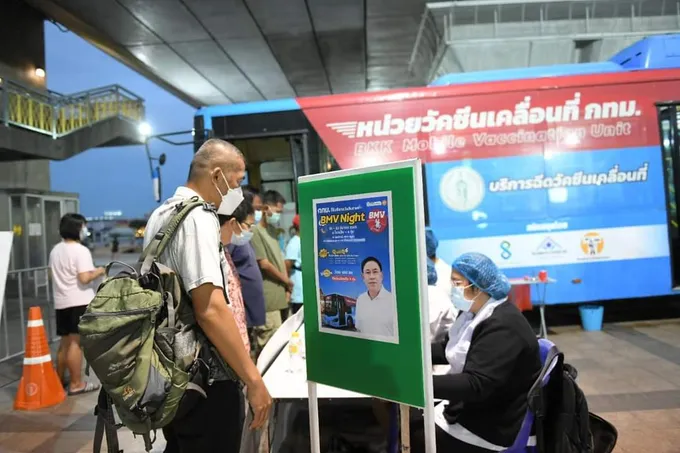 กทม.จัดรถ "BMV Night" บริการวัคซีนภาคค่ำ