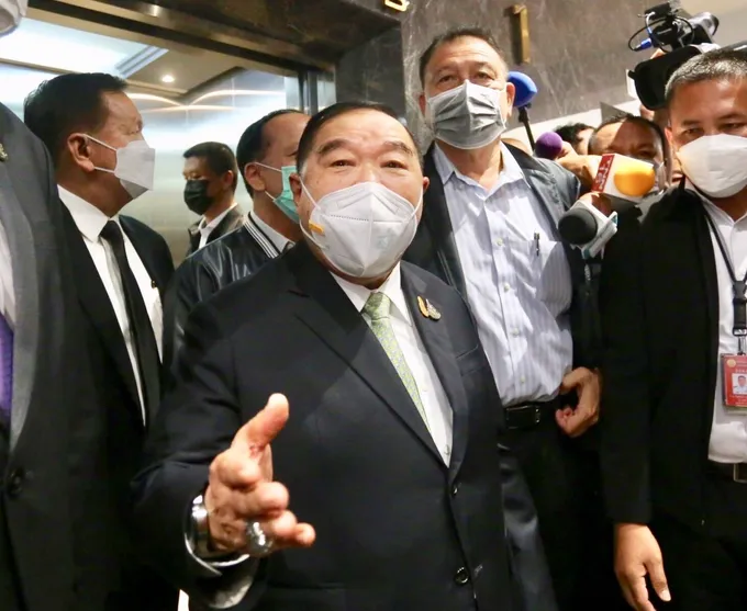 “บิ๊กป้อม” ยันไม่มีล้มนายกฯ - ไม่เล่นการเมืองในสภา ชี้กฎหมายสำคัญทุกฉบับ
