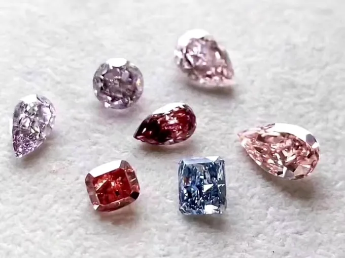 บทสรุป เพชรแฟนซี สไตล์ GEMHOLIC