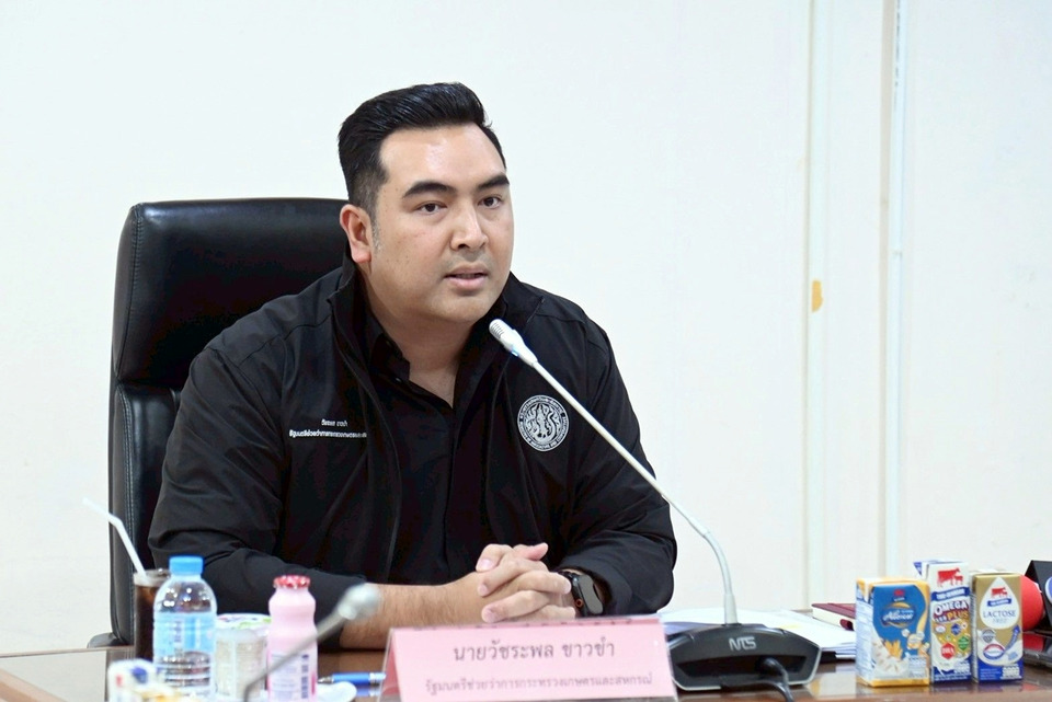 "รมช.วัชระพล" เร่งเคลียร์หนี้ อ.ส.ค. ดันงบ 600 ล. ช่วยเกษตรกรโคนม