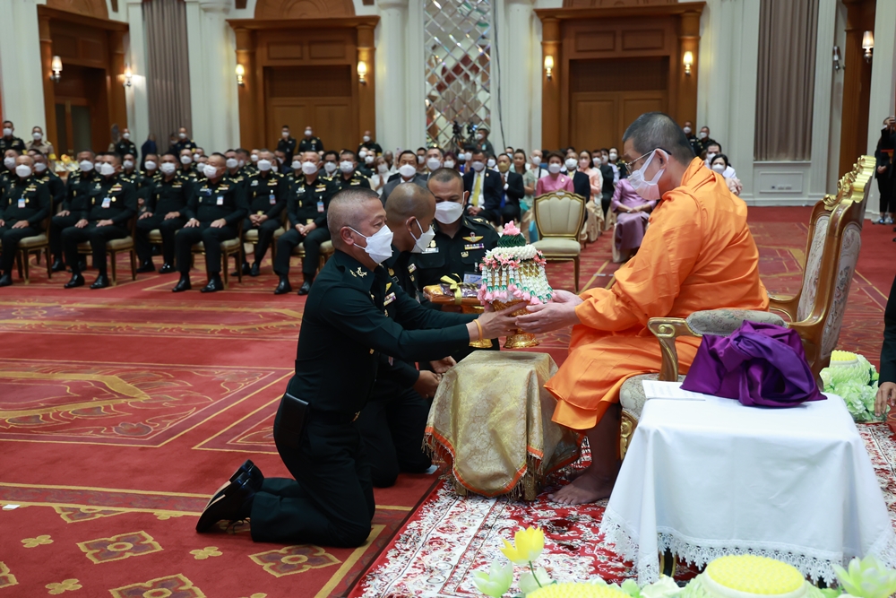 กลาโหม จัดพิธีถวายทุนการศึกษา-ถวายมุทิตาสักการะแด่พระภิกษุสามเณร ผู้สำเร็จการศึกษาระดับเปรียญธรรม 9 ประโยค