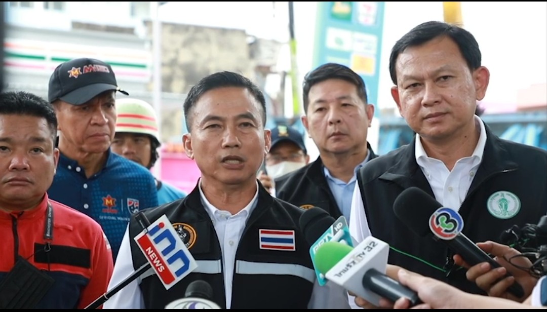 กทม.คาดใช้เวลาไม่เกิน​ 7​ วันเคลียร์ได้​ซากสะพานถล่ม​  รับมีอุปสรรคมาก​ ต้องเร่งรื้อคานสะพานออก โดยใช้วิธีตัดและยกออกทีละชิ้น