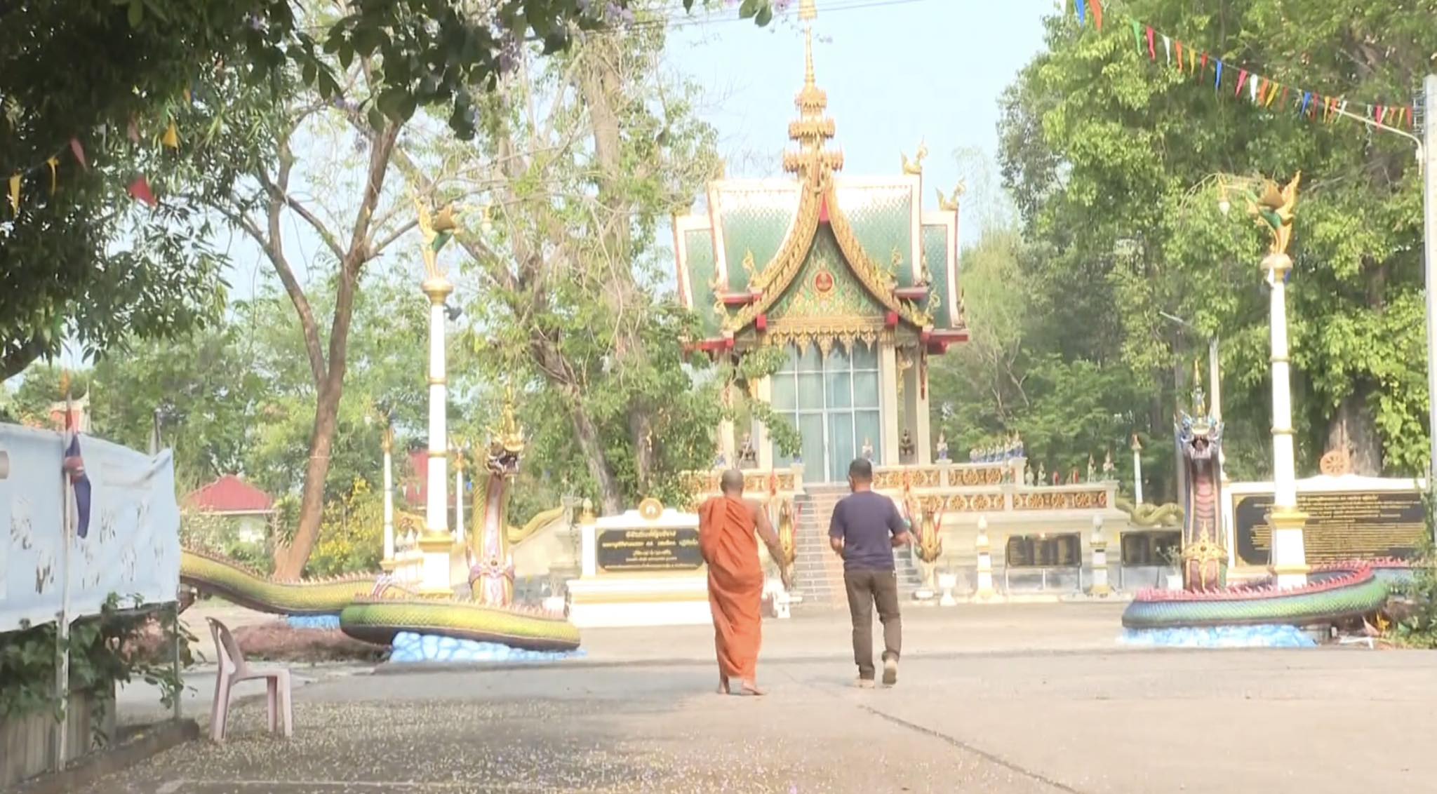 หนุ่มขอนแก่นแค้นขอเงินพ่อที่บวชเป็นพระในวัดไม่ได้เลยขโมยรถวัดหลบหนี 